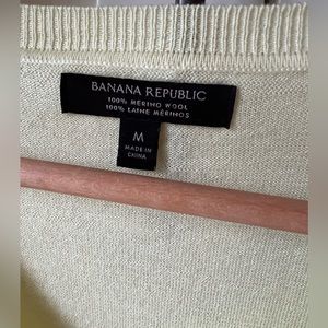 BANANA REPUBLIC merino wool YELLOW sweater M